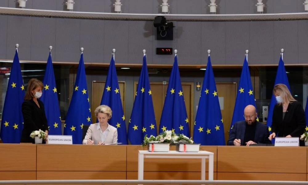 Brexit: Υπέγραψαν την συμφωνία Φον ντερ Λάιεν και Σαρλ Μισέλ